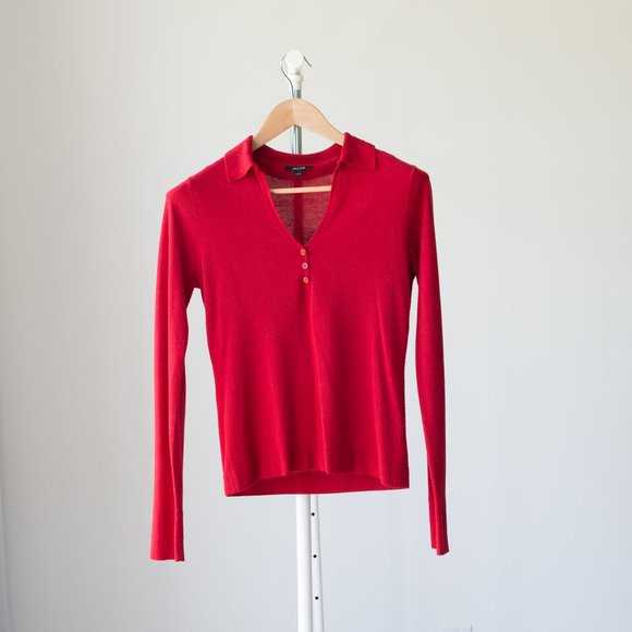 Thin vneck sweater size medium - Picture 1 of 10